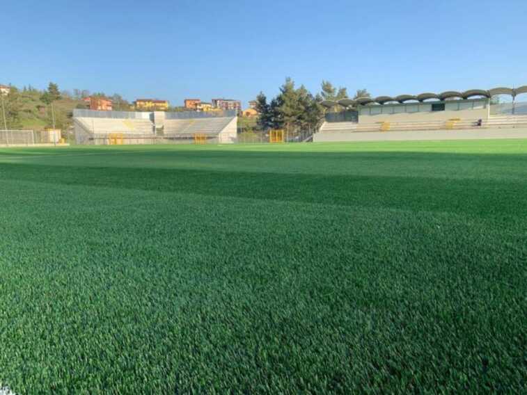 Fa esplodere un petardo durante una partita: Daspo di 8 anni per un tifoso del Taranto