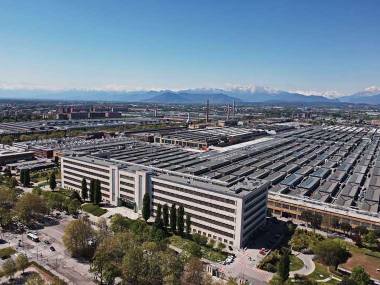 Stellantis, annunci su Mirafiori integrano piano elettrificazione Italia