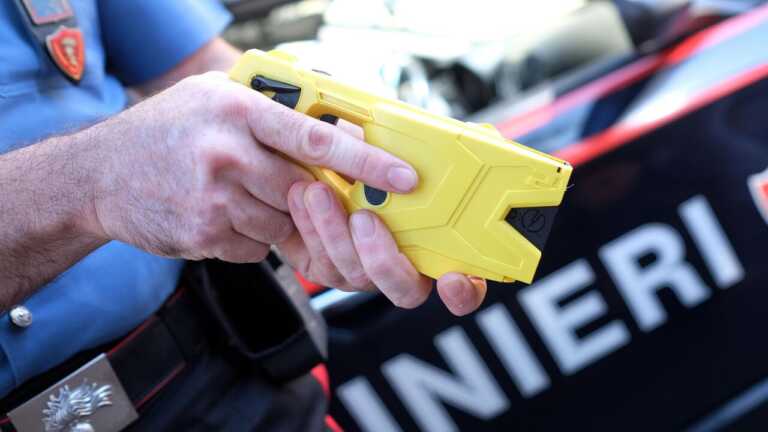 Da Trani a Caserta per rubare un auto: 48enne fermato grazie al taser