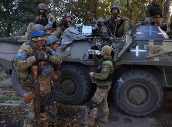 Galleria foto 'Ucraina, al via referendum per annessione a Russia' - foto 1