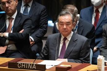 Galleria foto 'Ucraina, Cina a Kiev: “Integrità territoriale va rispettata”' - foto 1