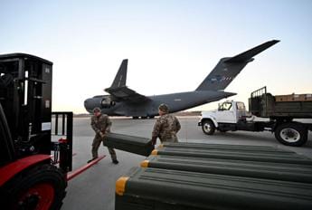 Galleria foto 'Ucraina, Cnn: Usa verso Comando in Germania per armi e addestramento' - foto 1
