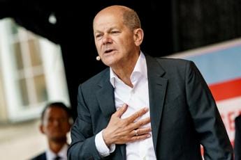 Galleria foto 'Ucraina, Scholz: “Con Putin toni amichevoli ma posizioni contrastanti”' - foto 1