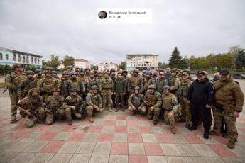 Ucraina, Zelensky a sorpresa a Izyum liberata da russi Ucraina, Zelensky a sorpresa a Izyum liberata da russi