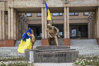 Galleria foto 'Ucraina, Zelensky: “Esercito Russia scappa”' - foto 1