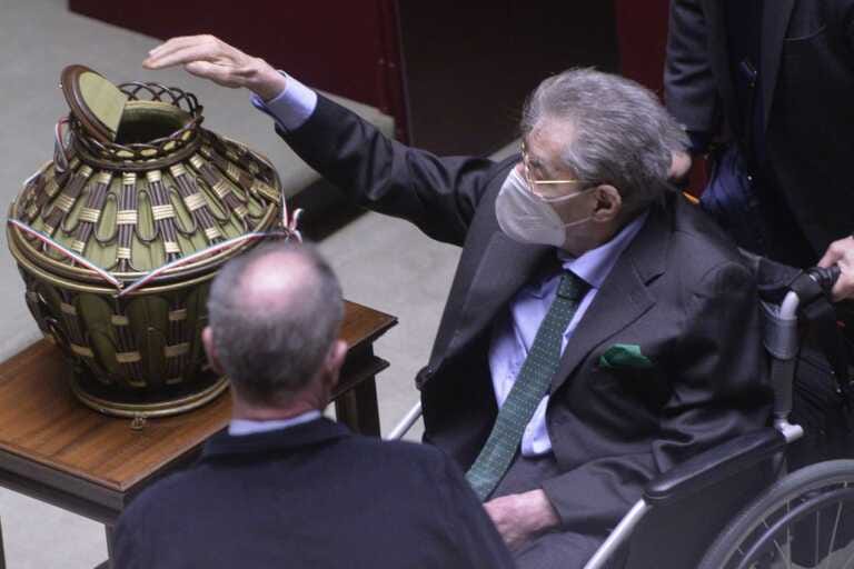 Galleria foto 'Umberto Bossi eletto alla Camera, Salvini “Quante parole al vento”' - foto 1