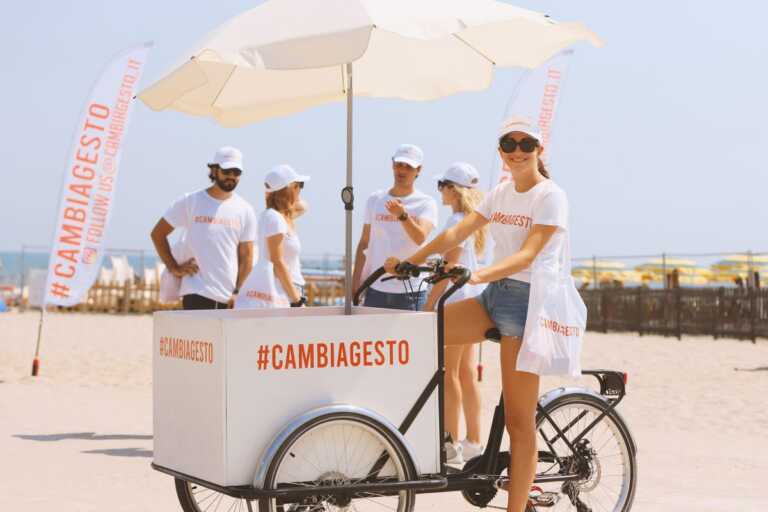 Galleria foto 'World Cleanup Day, la campagna #CAMBIAGESTO in 4 città italiane' - foto 1