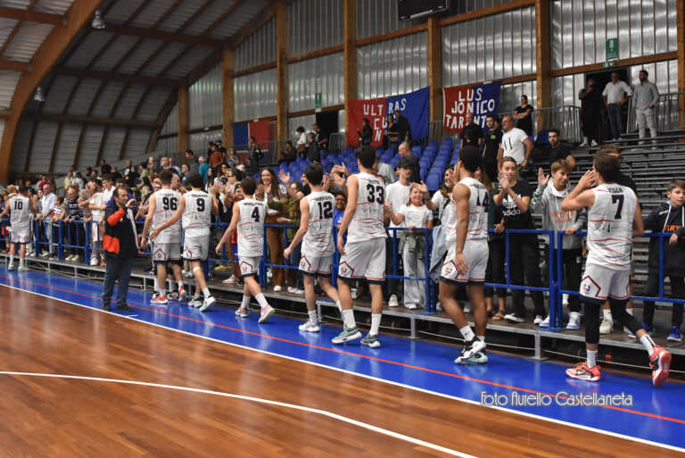 Galleria foto 'Accordo CJ Basket Taranto – l’Edicola del Sud: il quotidiano ti porta al Tursport' - foto 1