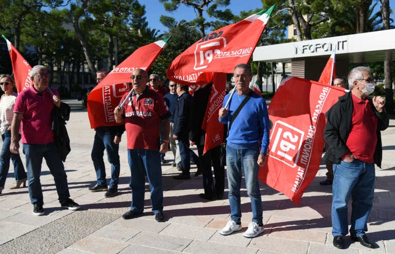 Galleria foto 'Liste d’attesa, sit-in davanti ai presidi sanitari in Puglia: «Si rispettino i tempi» – VIDEO' - foto 1
