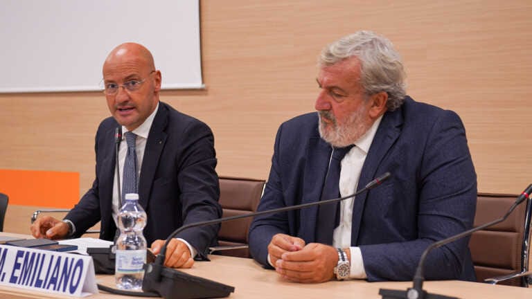 Transizione energetica, Emiliano: «Tanti cambiamenti in Puglia, merito del lavoro con gli operatori» – VIDEO