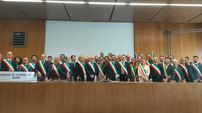 Galleria foto 'I 41 comuni dell’area metropolitana di Bari insieme contro i cambiamenti climatici' - foto 1