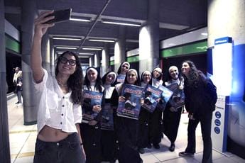 Galleria foto 'A Milano un flash mob di ‘suore’ per presentare il musical Sister Act' - foto 1