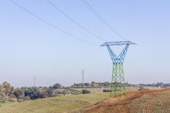 Galleria foto 'Acea, nuova linea elettrica ad alta tensione a Roma sud: potenziata la rete a 150 kv' - foto 1