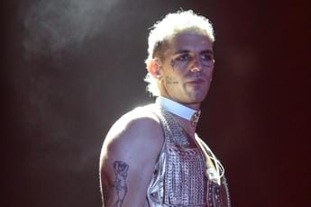 Galleria foto 'Achille Lauro lancia collezione make up ‘Maleducata’' - foto 1