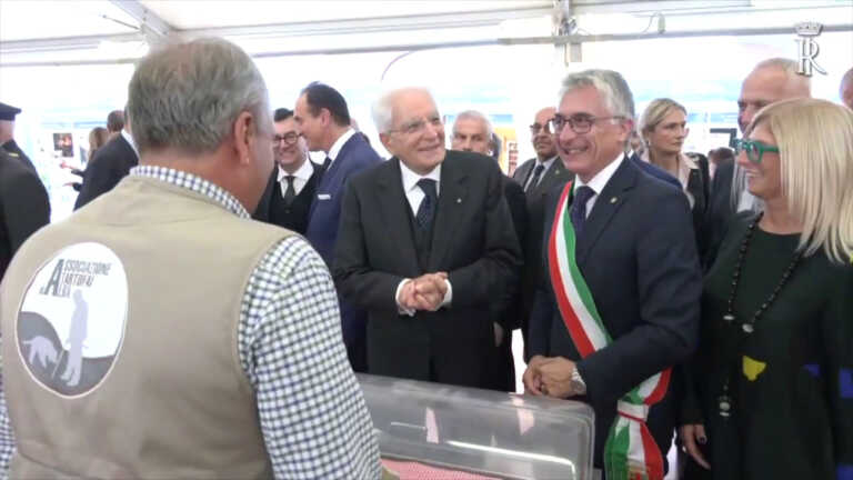 Galleria foto 'Alba, Mattarella visita la Fiera del Tartufo' - foto 1