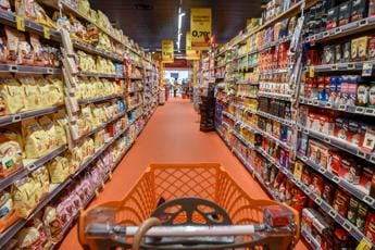 Galleria foto 'Altroconsumo, shrinkflation fenomeno insidioso, intervenuta Antitrust' - foto 1