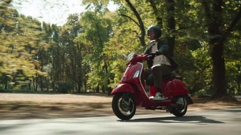 Galleria foto 'Arriva la nuova Vespa Gts' - foto 1