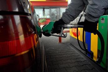 Galleria foto 'Benzina, oggi prezzi salgono ancora' - foto 1