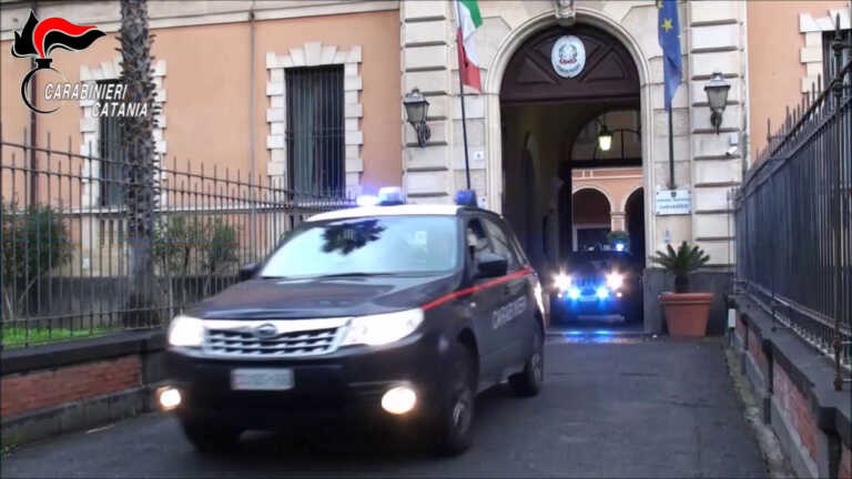 Galleria foto 'Blitz antimafia contro clan Catanese, droga e pizzo a tappeto' - foto 1