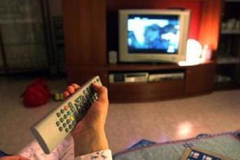 Galleria foto 'Bolletta luce, dalla tv a lavatrice e frigo: quanto ‘pesano’ gli elettrodomestici' - foto 1