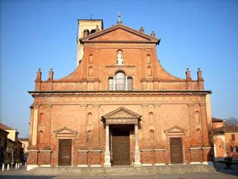 Galleria foto 'Bollette raddoppiate in parrocchia, le ‘ricette’ di preti e Vescovi' - foto 1