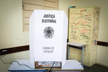 Galleria foto 'Brasile al voto oggi, la sfida tra Bolsonaro e Lula' - foto 1