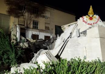 Galleria foto 'Cagliari, crolla aula magna dell’università' - foto 1