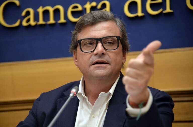 Galleria foto 'Calenda “Metà Pd è già con i Cinque Stelle”' - foto 1