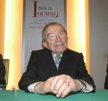 Galleria foto '‘Cara Liviuccia’, nelle lettere alla moglie il vero Andreotti oltre gli stereotipi' - foto 1