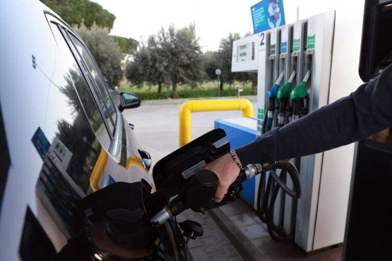 Galleria foto 'Carburanti, prorogato al 18 novembre il taglio delle accise' - foto 1
