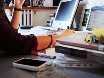 Galleria foto 'Caricabatteria unico, via libera Ue: su cellulari e tablet entro fine 2024' - foto 1