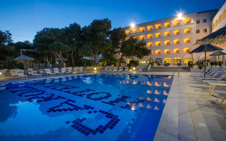 «Bollette troppo care»: Caroli Hotels si arrende. Senza lavoro 300 dipendenti