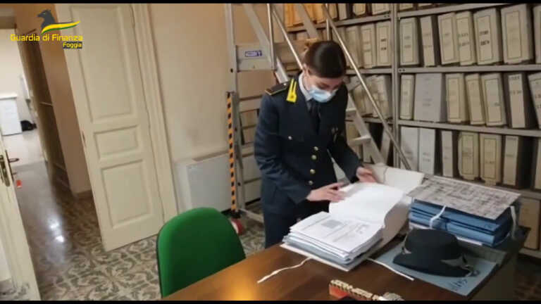 Galleria foto 'Cerignola, Guardia di Finanza scopre 397 falsi braccianti agricoli' - foto 1