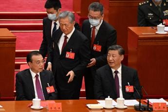 Galleria foto 'Cina, Hu scortato fuori da Congresso Pcc: Xi manda in pensione 4 veterani del partito' - foto 1