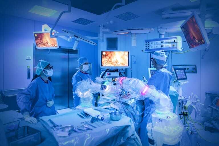 Galleria foto 'CMR Surgical, il robot Versius entra nelle sale operatorie lombarde' - foto 1