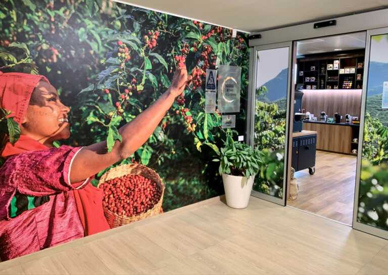Galleria foto 'Coltivazione di caffè più green, Nestlè lancia il Nescafè Plan 2030' - foto 1