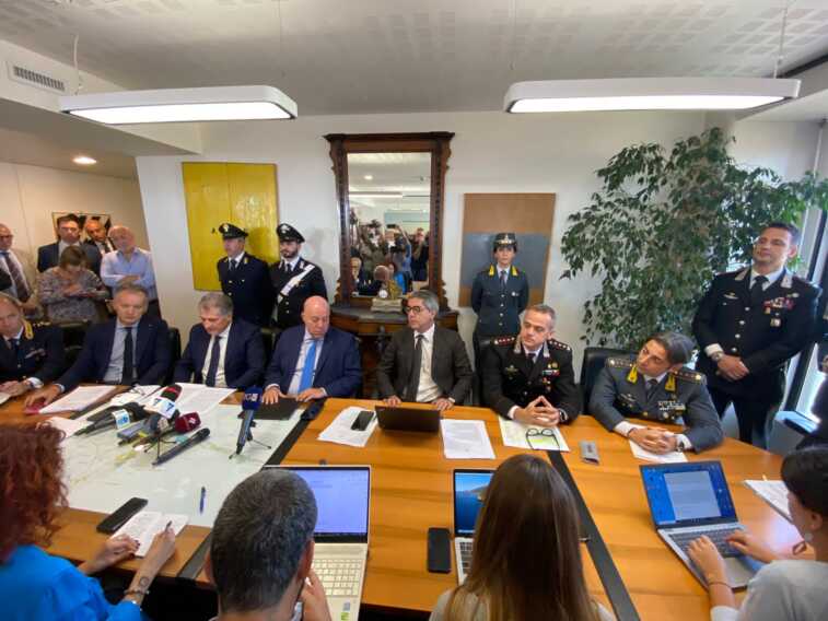 Corruzione: 50 euro in cambio di un voto. Rossi: «Mafia interferisce con la democrazia» – VIDEO