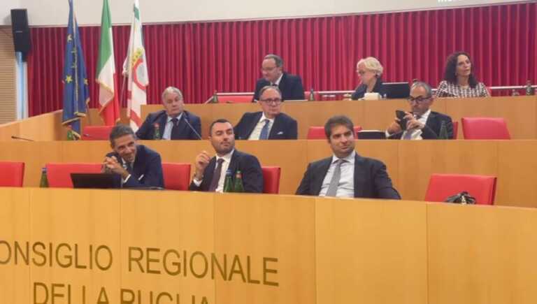 Puglia, Consiglio spaccato sul caso Cassano. Approvato il disegno di legge contro il caro bollette
