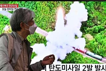 Galleria foto 'Corea del Nord, lanciati 2 missili verso Mar del Giappone' - foto 1