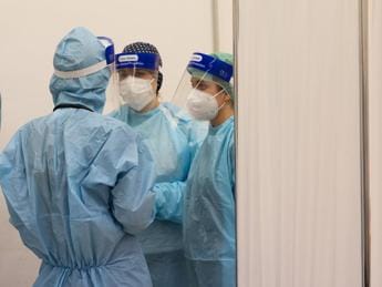 Galleria foto 'Covid Italia e nuova ondata coronavirus, cosa sta succedendo? Parlano gli esperti' - foto 1