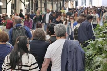 Galleria foto 'Covid oggi Italia, 13.316 nuovi casi e 47 morti: bollettino 3 ottobre' - foto 1
