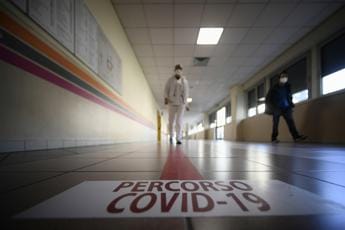 Galleria foto 'Covid oggi Lazio, 5.245 contagi: a Roma 2.544 casi' - foto 1