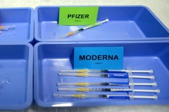 Galleria foto 'Covid, ok Ema a vaccini Pfizer e Moderna per bimbi under 5' - foto 1