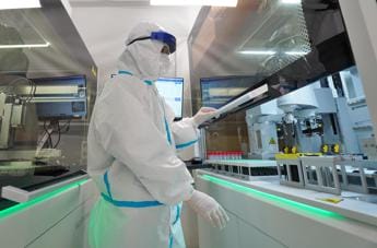 Galleria foto 'Covid, Omicron più ceppo Wuhan: creato virus mortale all’80%' - foto 1