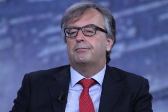 Galleria foto 'Covid, variante Omicron e importanza quarta dose: Burioni fa chiarezza' - foto 1