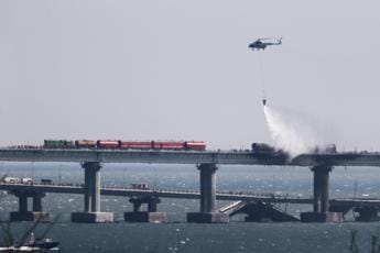 Galleria foto 'Crimea, Kiev: “Con ponte e incrociatore Moskva a picco simboli Russia”' - foto 1