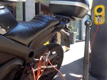 Galleria foto 'Ecobonus per moto e scooter 2022, si riparte: al via da oggi, come funziona' - foto 1