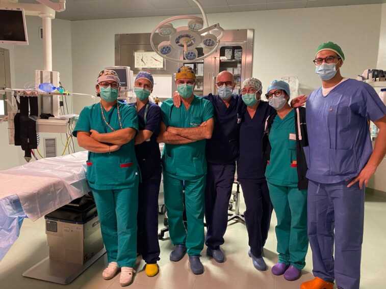 Asportata massa tumorale di 8 kg a una 61enne: intervento salvavita al Di Venere