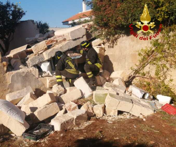 Corsano, esplode la bombola e crolla parte della casa: 77enne ustionata in ospedale