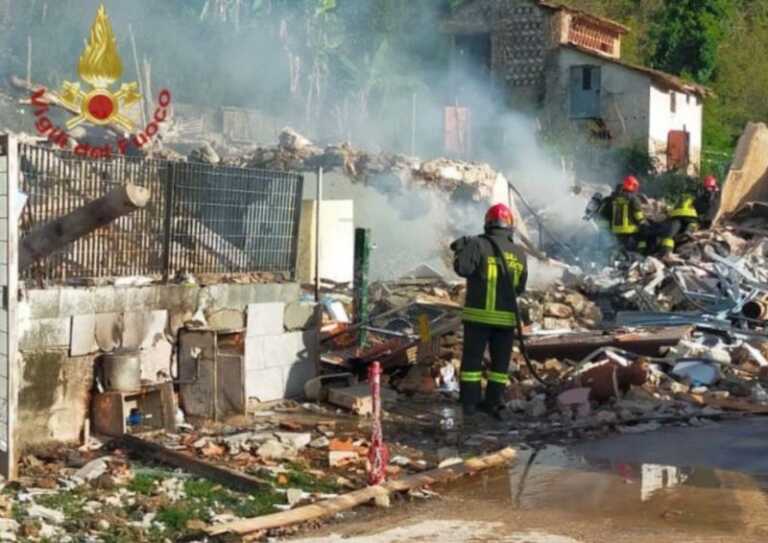 Galleria foto 'Esplosione in una palazzina a Lucca, una vittima' - foto 1